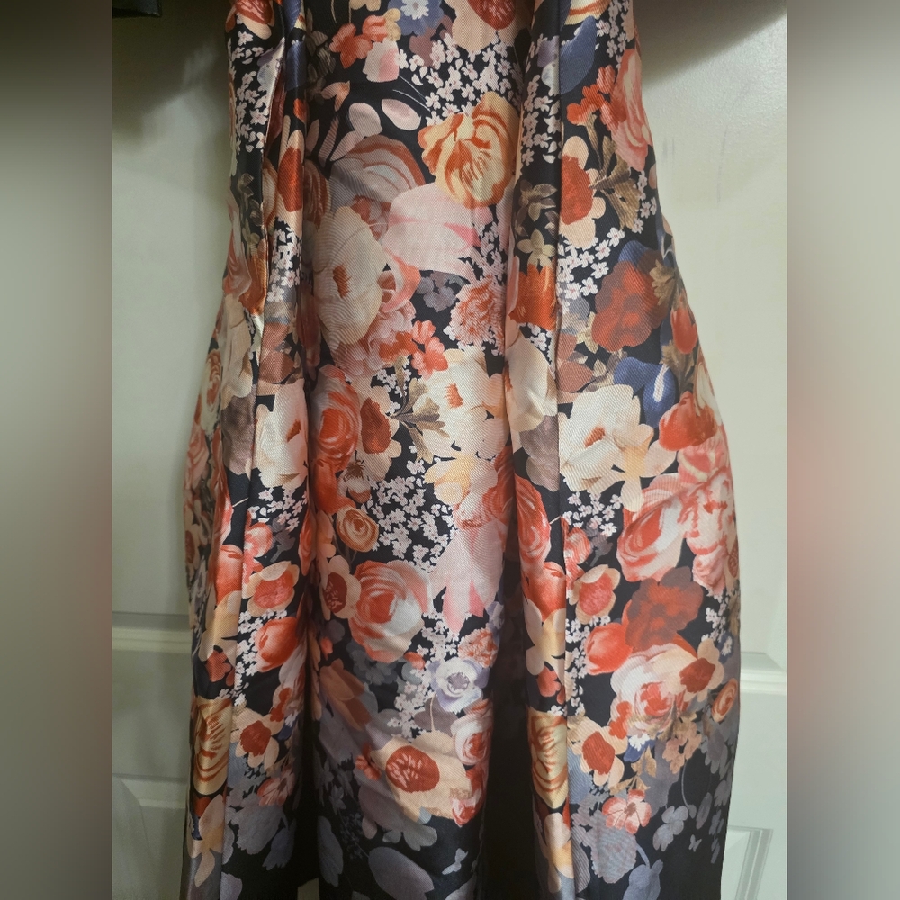 Floral Satin Midi Dress with Puff Sleeves - Navy & Pink Large - Picture 5 of 9